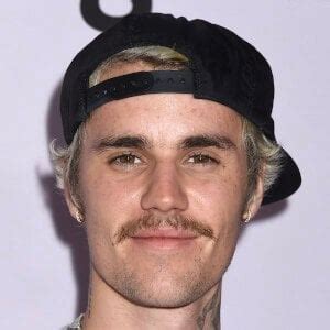justin bieber alter familie bio famous birthdays