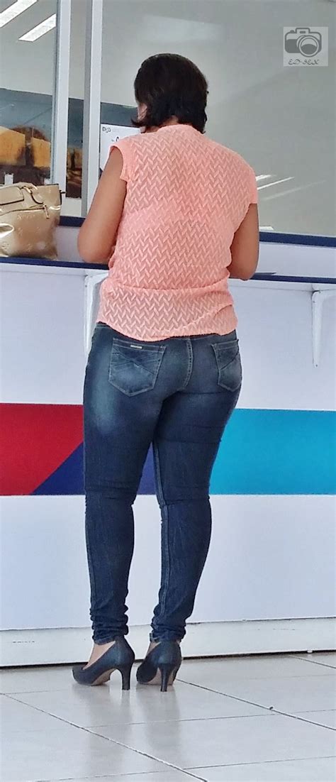 MADURA CULONA EN LA CAJA