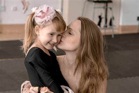 Ballerina Mother And Daughter Stock Photos, Pictures & Royalty-Free ...