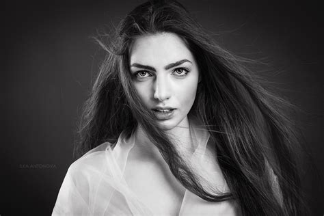 ILKA ANTONOVA » Mina
