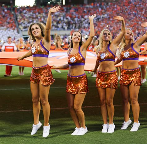 Usc Football Cheerleaders 2019