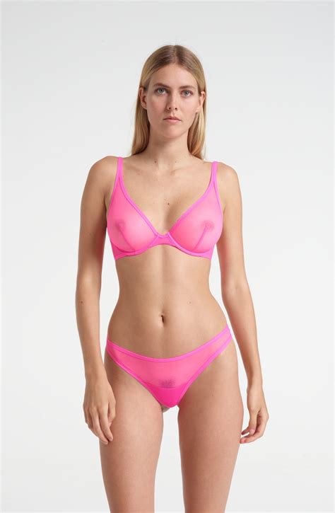 Yasmine Eslami - Lingerie et maillots de bain basés à Paris