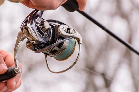 how to line a spinning reel 5