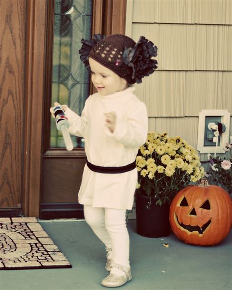 Professional Twin Mommy: Our DIY Princess Leia and Luke Skywalker Costumes