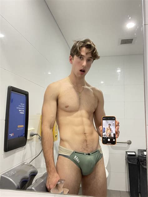 Big Boy Bulges – Giant Bulge