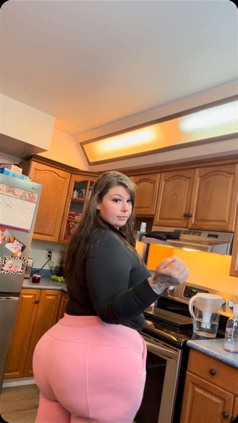 Paige M | Follow me @_thickmamasnoww 👑 | Instagram