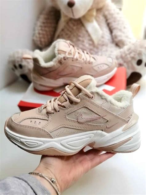 Купить женские зимние кроссовки Nike M2K Tekno персиковые с доставкой