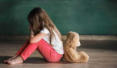 Аутизм. Что такое, признаки возникновения и симптомы аутизма у детей.