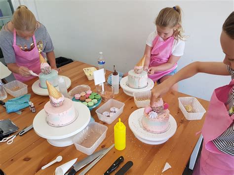 kids cake decorating class   years  sutsa