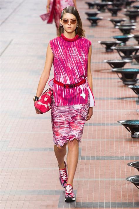 springs boldest pink fashion trends