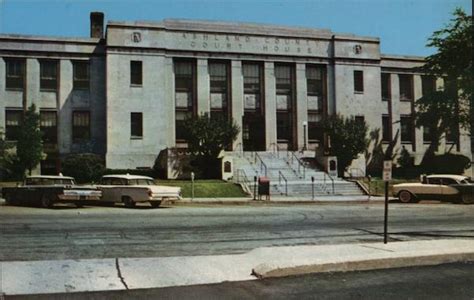 County Court House Ashland, OH Postcard