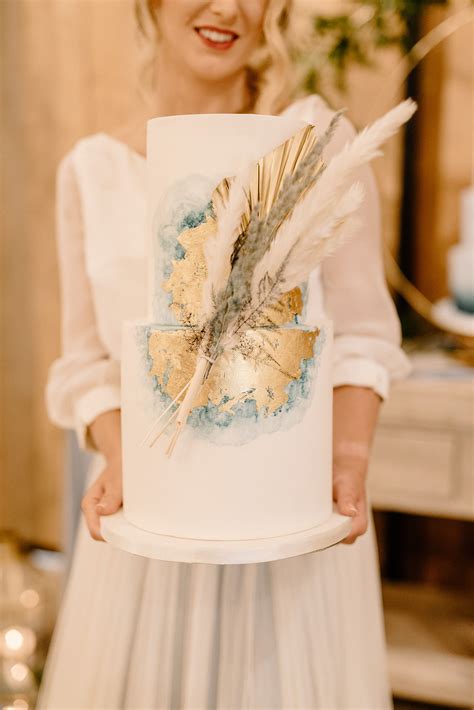 Wedding Cakes Northampton | Deliciously Divine Cake Design