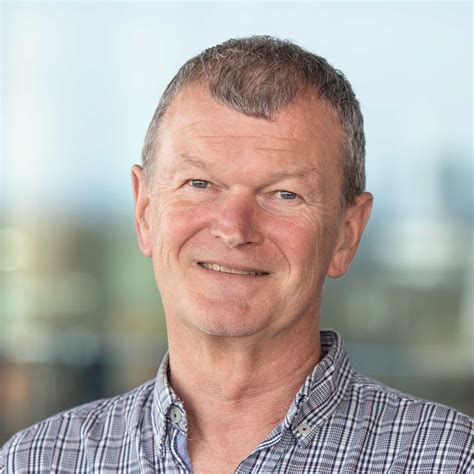 Entertainment insiders explain who andy lawrence really is today 24