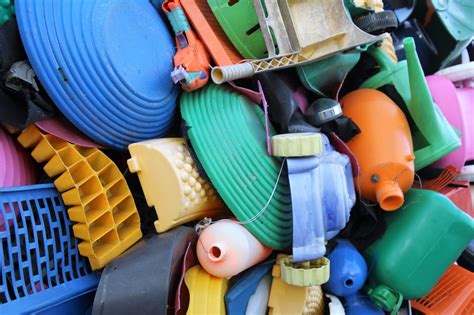 Kita Pun Memakan Sampah Plastik - Situs Hijau Indonesia