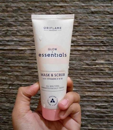 Glow essential mask and scrub