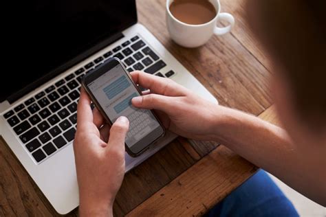 Nach einer Verabredung anrufen oder eine Nachricht schreiben? - experto.de