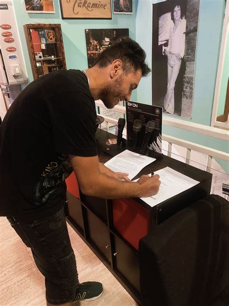 Searchlight records signings will disrupt the indie music scene 30