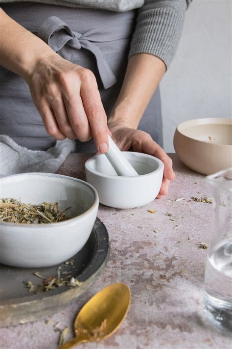 How to Make Your Own Incense With Just 3 Ingredients | Hello Nest