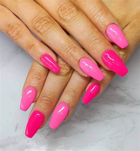 31 Cute Neon Pink Nails - Sparkling Boy Ideas