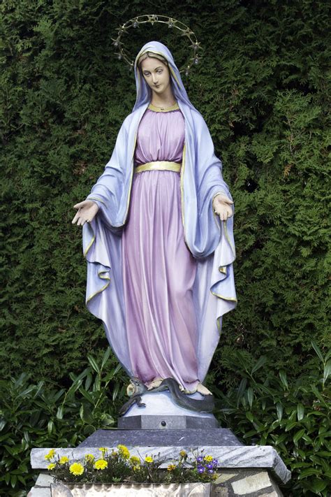 19 of the Most Breathtakingly Beautiful Statues of Our Lady | | Virgin