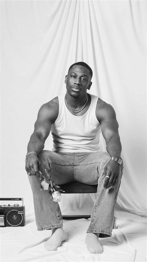 Habitutoi #blackandwhite #shooting #kibscoreyattitude nel 2025 | Photoshop