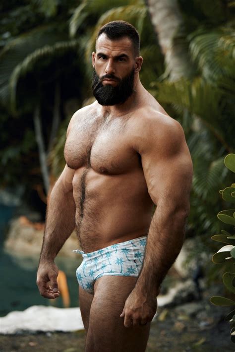 Pin by Nelson benjamin on hombres | Scruffy men, Muscle men, Body