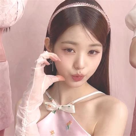 wonyoung pink icon in 2023 | Pink princess aesthetic, Pretty pink ...