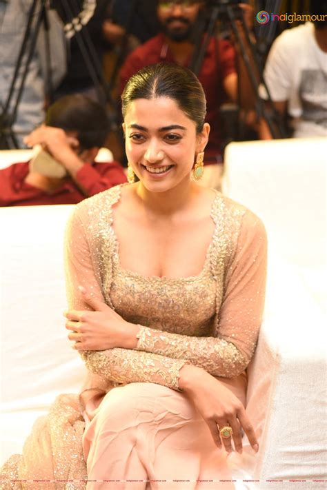 Rashmika Mandanna Actress HD photos,images,pics and stills-indiglamour
