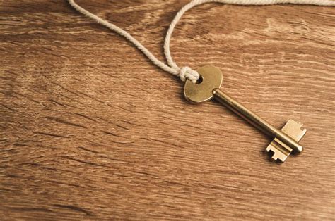 9 Spiritual Meanings of a Key: Losing & Finding a Key