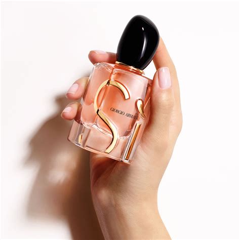 Sì Eau de Parfum Intense i 30 ML från Armani | Åhlens