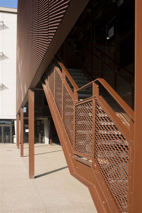 Expanded metal Stair railing Stair railing By METAL DEPLOYE