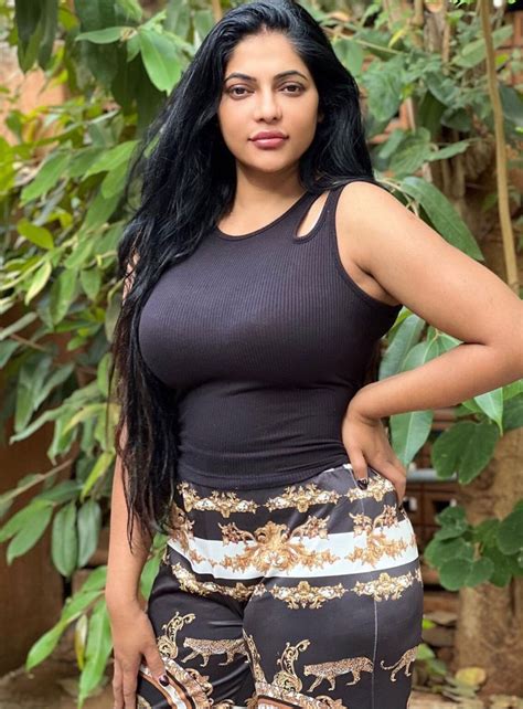 reshma pasupuleti sizzling photoshoot stills south indian actress