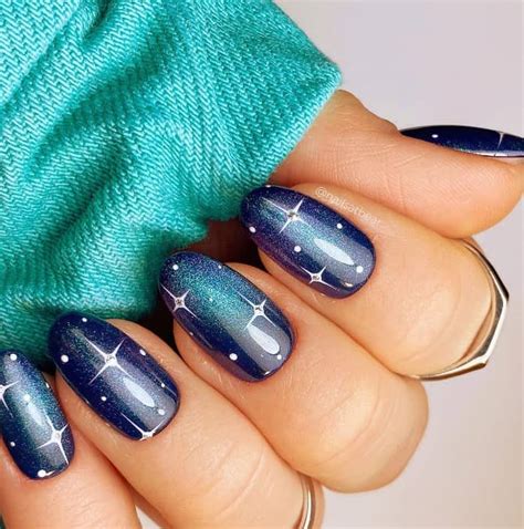 45 Mesmerizing Cat-Eye Nail Designs for a Purr-fect Mani