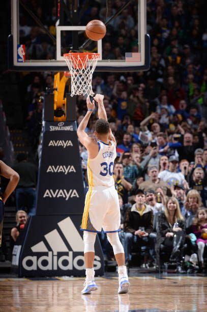 Stephen Curry of the Golden State Warriors shoots a free throw against ...