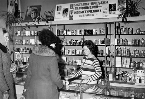 Макияж в СССР: что находилось в косметичке советской девушки