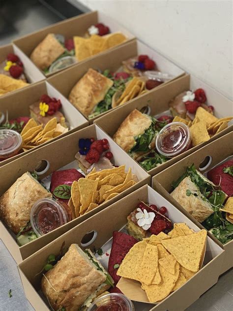 Lunch Boxes: Find the Best Compartment Options - Hunter Games Magazine