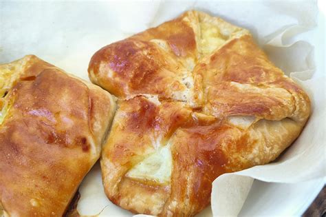 Khatchapouri: The universal college food hack – BruinLife