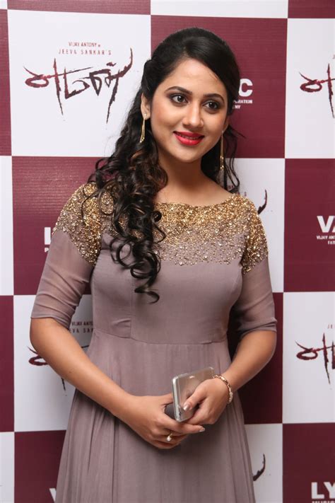 Mia George Mesmerizing Photos Collection