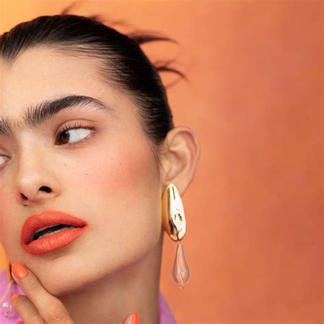 We can't stop sharing work from this gorgeous set by Alice Webb! This