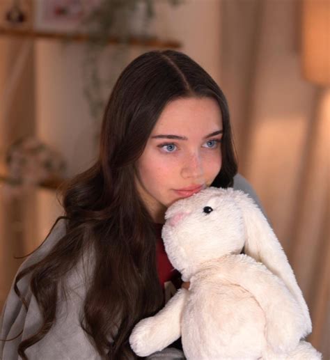 Lydia Violet Age: The Facts You Need to Know - GeneralCups