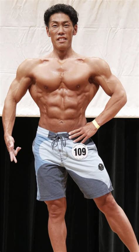 40y old Japanese bodybuilder. Claims doing 100 ab rolls/ day are key to
