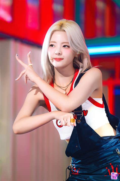 230806 ITZY Lia - ‘CAKE’ at Inkigayo | kpopping