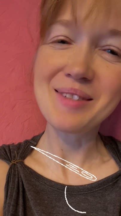 Как вставить нитку в иголку? #шитьпросто #нитка #иголка #рукоделие # ...