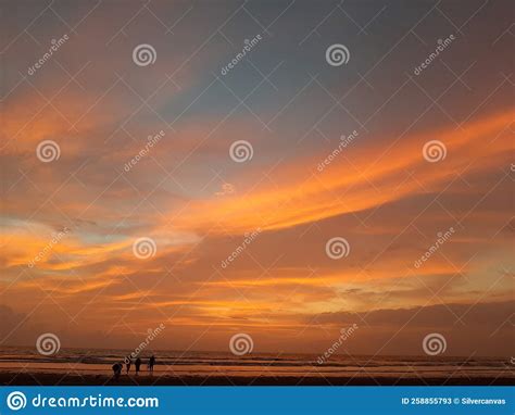 A Beautiful Golden Sunset at the Beach. Stock Image - Image of dawn ...