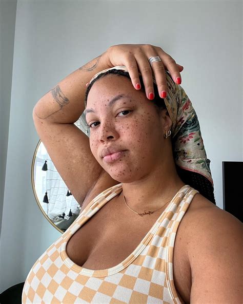 The 12 Best Makeup Removers for Sensitive Skin, Hands Down | Who What Wear