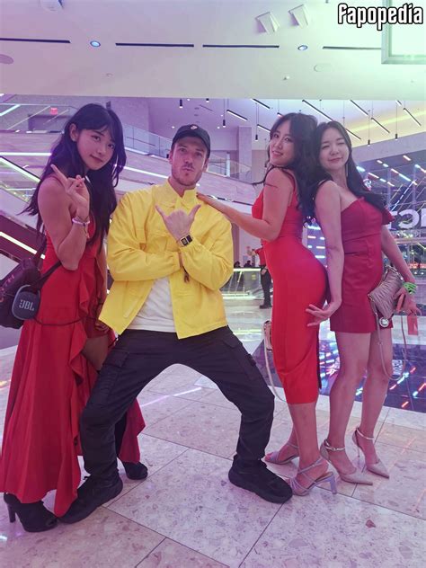 Yuggie_TV Nude Leaks - Photo #2718485 - Fapopedia