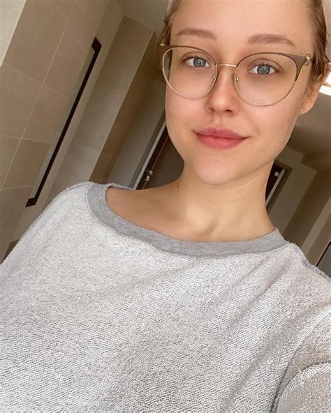Sabrina Nichole | DATINGSCAMMER.INFO