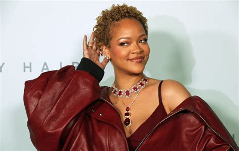 rihanna  shes starting    album