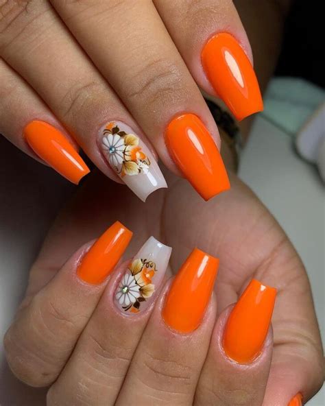 Unha Em Gel Decorada Laranja
