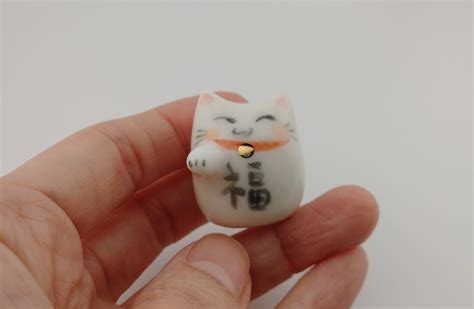 Porcelain Maneki Neko Statue Lucky Cat Ceramic Handmade Beckoning ...